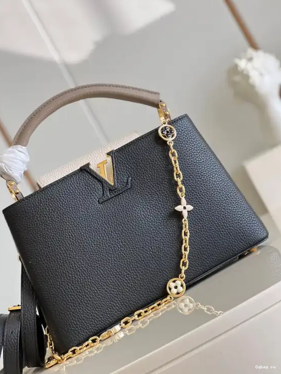 LOUIS VUITTON CAPUCINES MM 0627